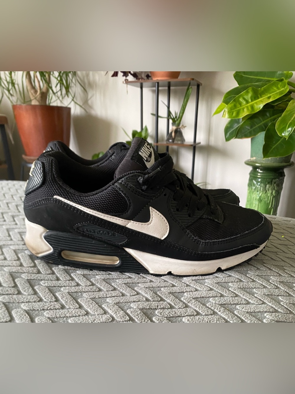Nike Black and White Interior Label - Size US 10
